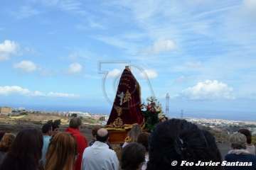 Santa Bárbara luce manto nuevo en la procesión de Lomo Catela (Foto Francisco Javier Santana)